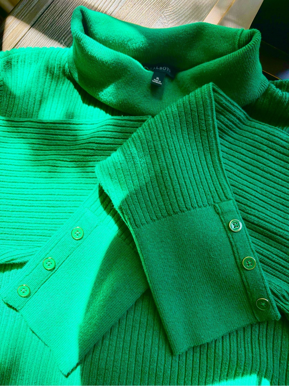 Talbots Ribbed turtleneck sweater button cuffs - Picture 4 of 4